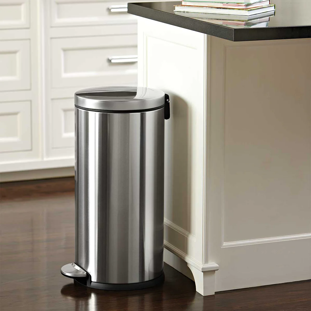 Picture of SimpleHuman 30L S/Steel  Round Pedal Bin