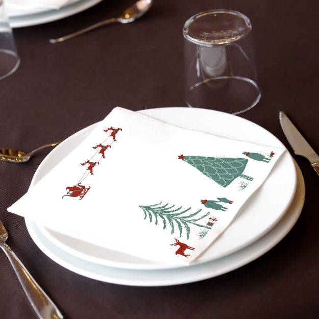 Picture of 33cm 2ply White Christmas Scene Napkin (2000)